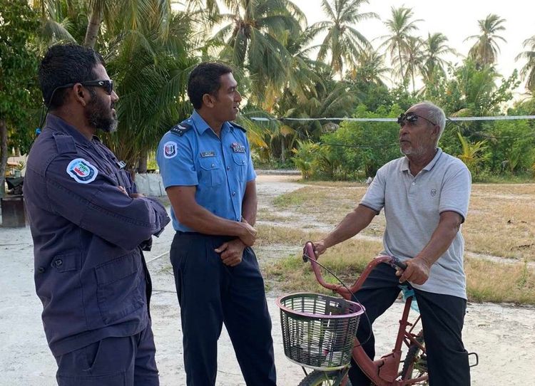 Vilufushi Police Station Conducts 'Walk and Talk' Program, Empowering Citizens for Safer Communities