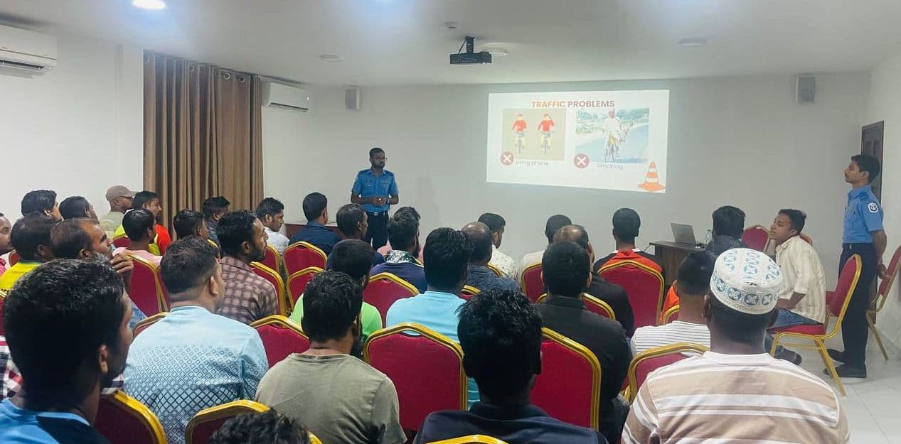 ރަސްގެތީމުގައި ދިރިއުޅޭ ބިދޭސީން ހޭލުންތެރިކުރުވުމަށް މައުލޫމާތު ދިނުމުގެ ސެޝަނެއް ކުރިއަށް ގެންގޮސްފި