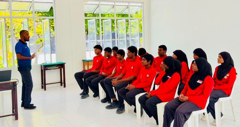 އޮމަދޫ ސުކޫލު ދަރިވަރުން ހޭލުންތެރިކުރުވުމަށް މައުލޫމާތު ދިނުމުގެ ސެޝަންތަކެއް ކުރިއަށް ގެންގޮސްފި