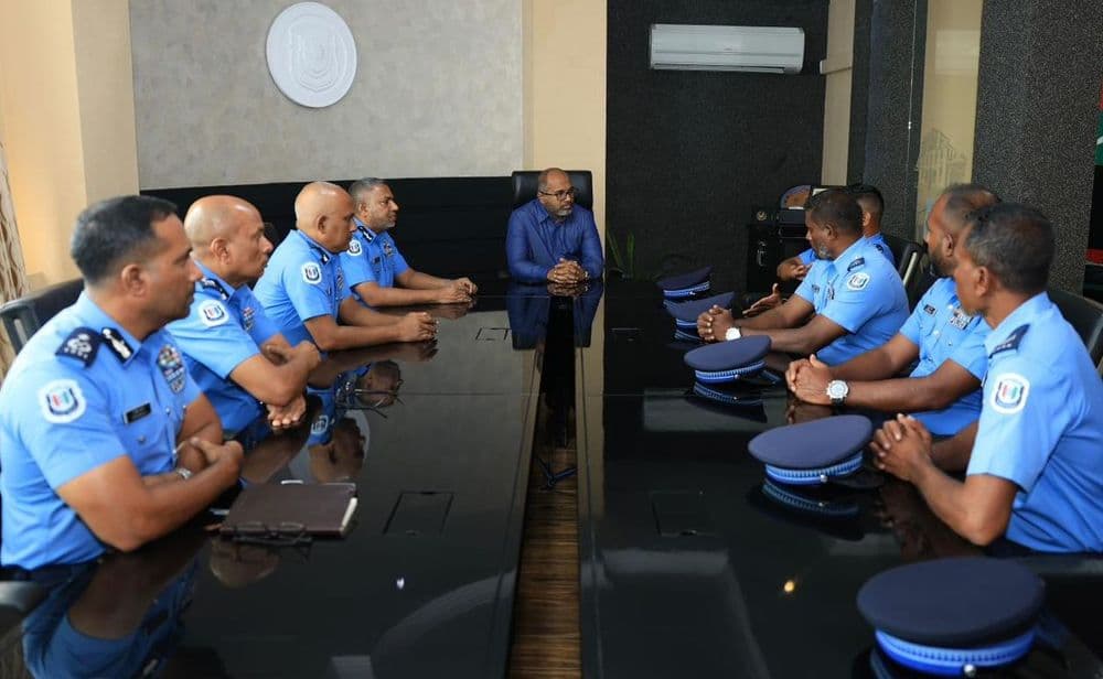 އިޓަލީގެ ޑައިވަރުން ހޯދުމަށް ކުރިއަށް ގެންދިޔަ ސާޗް އޮޕަރޭޝަންގައި ހަރަކާތްތެރިވި ފުލުހުންނާ ވަޒީރު ޢަލީ އިޙްސާން އަދި ސީޕީ ބައްދަލުކުރައްވައިފި