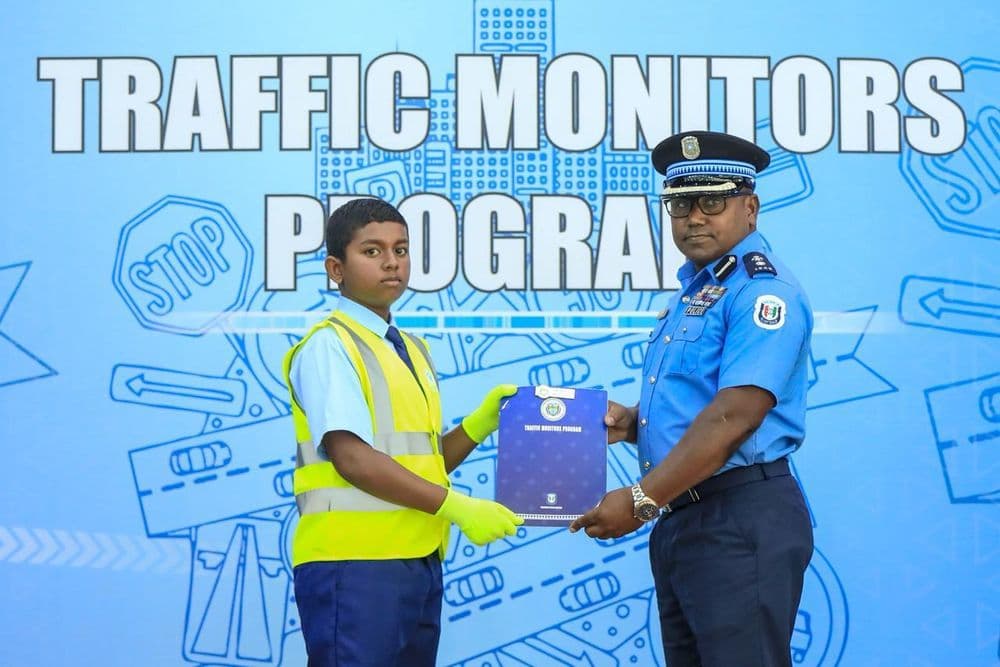 ރ. އަތޮޅު ތައުލީމީ މަރުކަޒުގެ ޓްރެފިކް މޮނިޓަރސް ޕްރޮގްރާމް ނިންމައި 40 ދަރިވަރަކަށް ސެޓްފިކެޓް ދީފި