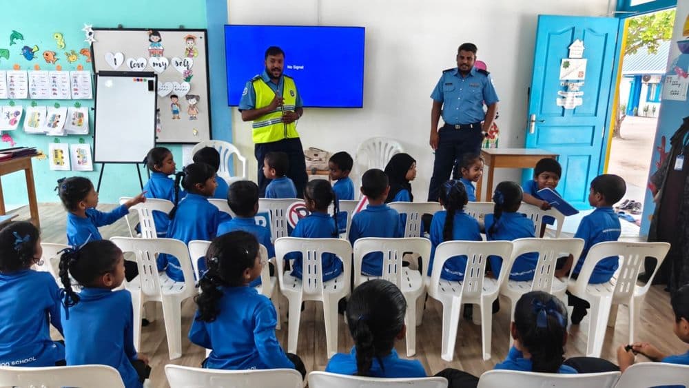 ނޭކުރެންދޫ ސުކޫލު ފައުންޑޭޝަން ދަރިވަރުންނަށް ޓްރެފިކް އެވެއާނަސް ސެޝަނެއް ކުރިއަށް ގެންގޮސްފި