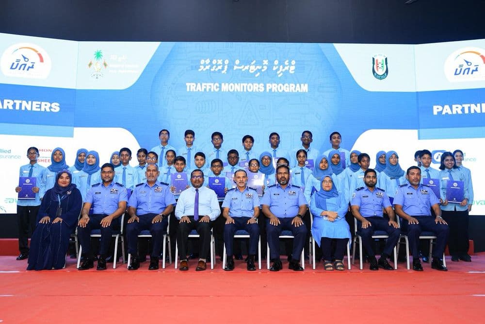 ހުޅުމާލޭގެ ތިން ސުކޫލެއްގެ ދަރިވަރުންނަށް ކުރިއަށް ގެންދިޔަ ޓްރެފިކް މޮނީޓާސް ޕްރޮގްރާމް ނިންމުމުގެ ރަސްމިއްޔާތު ބާއްވައިފި