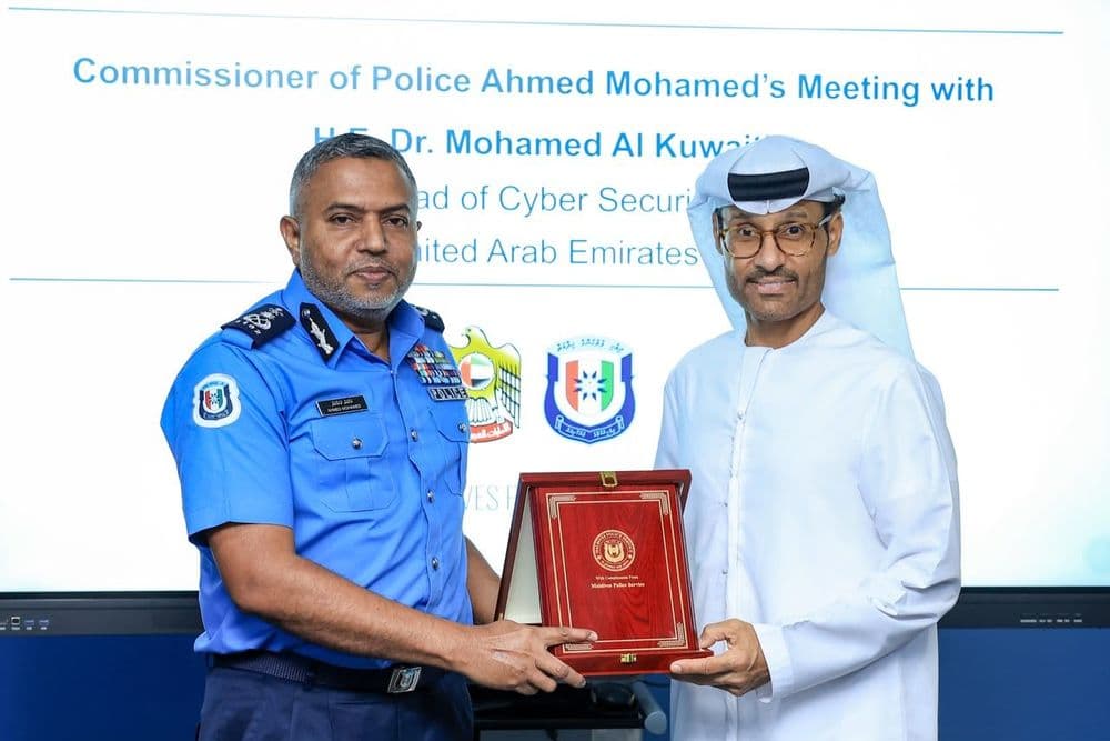 ކޮމިޝަނަރ އޮފް ޕޮލިސް، ޔޫއޭއީގެ ވަފުދާ ބައްދަލުކުރައްވައިފި