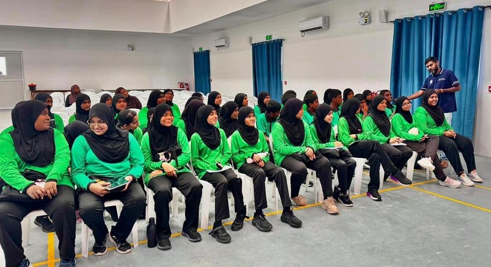 ސައިބަރ ކްރައިމްގެ މައްސަލަތަކުން ރައްކާތެރިކުރުވުމަށް ހިންމަފުށީ ސުކޫލު ދަރިވަރުންނާއި މުދައްރިސުންނާއި ބެލެނިވެރިންނަށް މައުލޫމާތު ދީފި