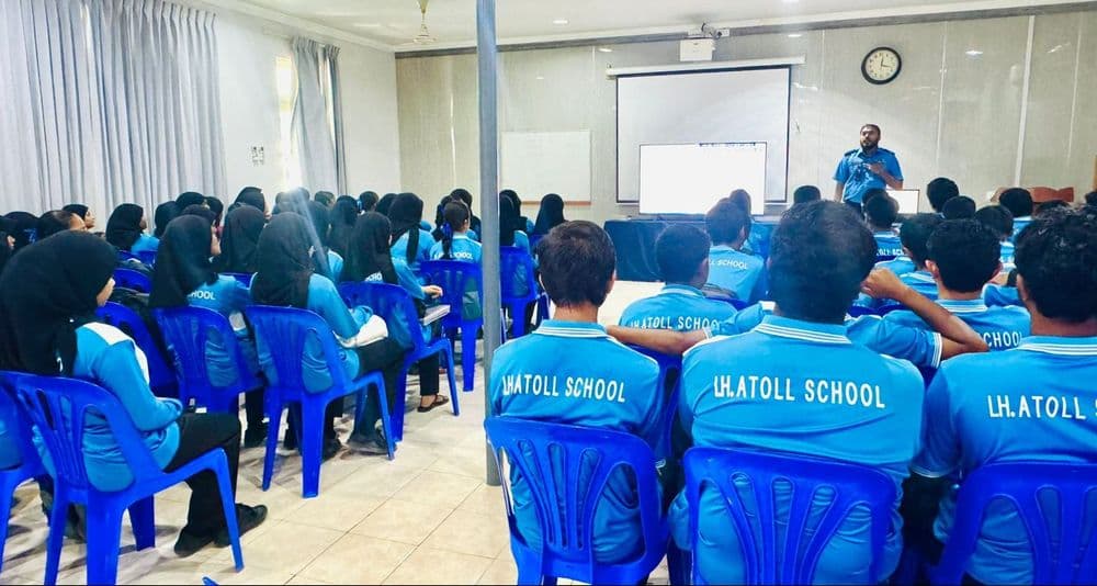 ޅ. އަތޮޅު ސުކޫލު ދަރިވަރުންނަށް މަގުމަތީގެ ސަލާމަތާއި ރައްކާތެރިކަމާ ގުޅޭގޮތުން މައުލޫމާތު ދިނުމުގެ ސެޝަނެއް ކުރިއަށްގެންގޮސްފި