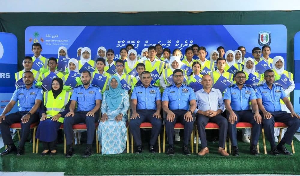 ގދ. އަތޮޅު ތިން ސުކޫލެއްގެ ދަރިވަރުންނަށް ޓްރެފިކް މޮނީޓާސް ޕްރޮގްރާމް ކުރިއަށް ގެންގޮސްފި