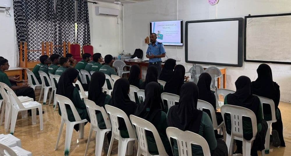 ތ. އަތޮޅު ދެ ރަށެއްގެ ސުކޫލު ދަރިވަރުން ހޭލުންތެރިކުރުވުމަށް މައުލޫމާތު ދިނުމުގެ ސެޝަންތަކެއް ކުރިއަށް ގެންގޮސްފި