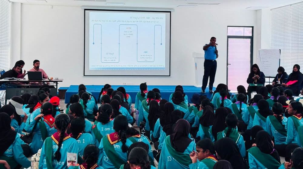 އައްޑޫ ސުކޫލުތަކުގެ ގާލްގައިޑް ކޭމްޕު ދަރިވަރުންނަށް ސައިބަރ ސޭފްޓީ ސެޝަނެއް ކުރިއަށް ގެންގޮސްފި