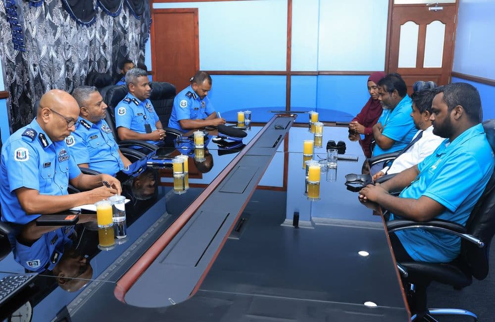 ކޮމިޝަނަރ އޮފް ޕޮލިސް، ކާށިދޫ ދާއިރާގެ މެމްބަރާއި އެރަށު ކައުންސިލްގެ މެންބަރުންނާ ބައްދަލުކުރައްވައިފި