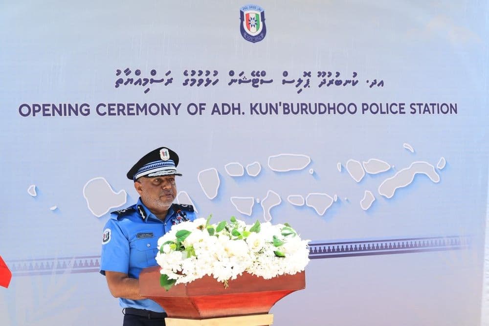 ފުލުހުން ނެތް ރަށްރަށުގައި ފުރަތަމަ ފުލުހުން ގާއިމުކުރުމަށްފަހު، މިހާރު ހިނގަމުންދަނީ އެ ރަށްރަށުގައި އަމިއްލަ މަރުކަޒުތައް ގާއިމުކޮށް ފުރިހަމަ ހިދުމަތެއް ދިނުމުގެ މަސައްކަތް - ކޮމިޝަނަރ
